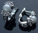 Kolczyki srebrne z perłami i cyrkoniami YOKO oksydowane